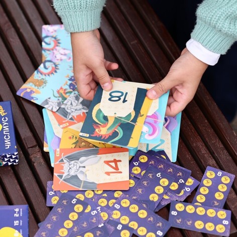 Componentes del juego de cartas Math Market